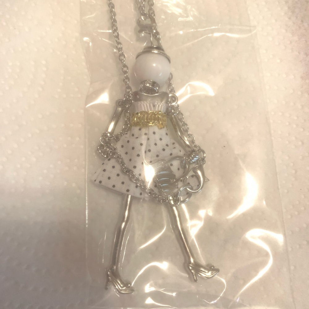 NEW Elegant Silver White polka dot Lady Pendant Necklace NWT 22”-24” chain